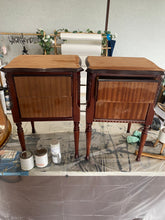 Load image into Gallery viewer, Workshop: Learn to Decoupage - bring a piece or decoupage a round table top